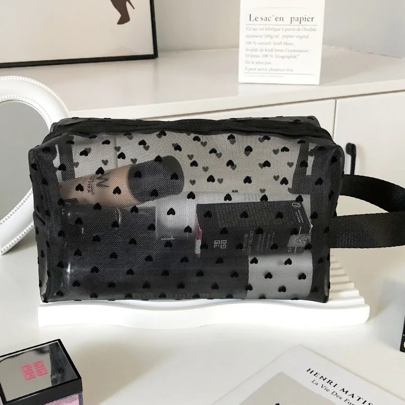 Trousse de toilette dentelle transparente – Élégance et légèreté